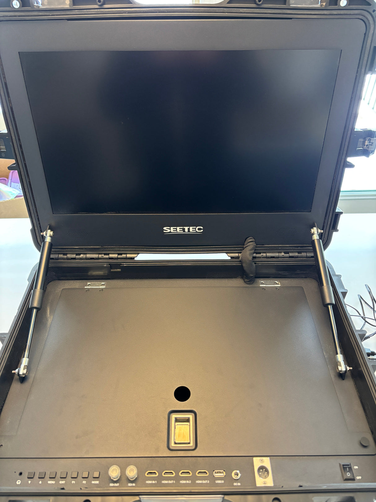 Infinit Drones Corp SEETEC WPC215 21.5 inch 1000nit High Bright Broadcast Monitor + CERTIFIED PRE-OWNED
